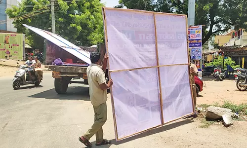 அனுமதி இன்றி பிளக்ஸ் பேனர்கள் வைத்தால் கிரிமினல் நடவடிக்கை