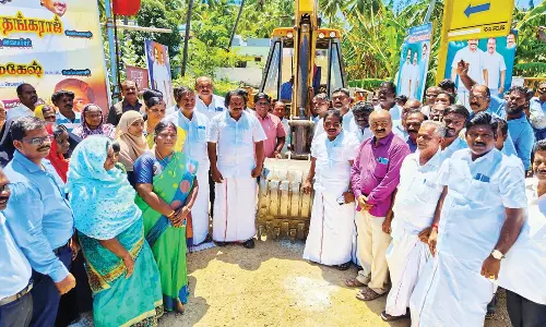 பூதப்பாண்டி பகுதியில் ரூ.1 கோடியே 34 லட்சத்தில் தார்ச்சாலை, அலங்கார கற்கள் பதிக்கும் பணி