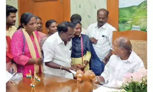 துப்புரவு தொழிலாளர்களுக்கு இலவச பஸ் பாஸ்