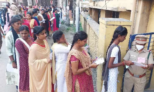 திருவள்ளூர் மாவட்டத்தில் சப் இன்ஸ்பெக்டர் தேர்வு-  2,933 பேர் எழுதினர்