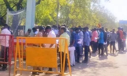 நெல்லை, தென்காசி, தூத்துக்குடியில் 17 மையங்களில் சப்-இன்ஸ்பெக்டர் தேர்வு