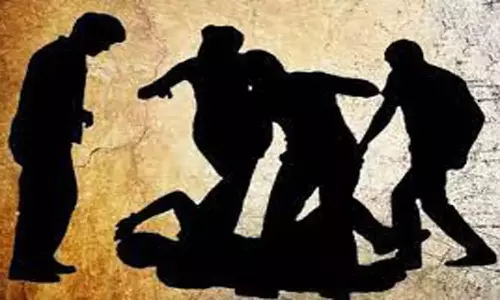 மேள தொழிலாளிகள் மீது தாக்குதல்