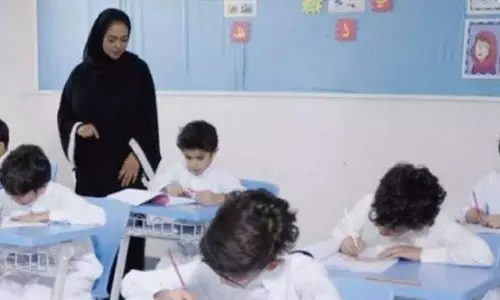 மாணவர்கள் லீவு போட்டால் பெற்றோருக்கு சிறை- சவுதி அரேபியாவில்  கடும் சட்ட நடவடிக்கை