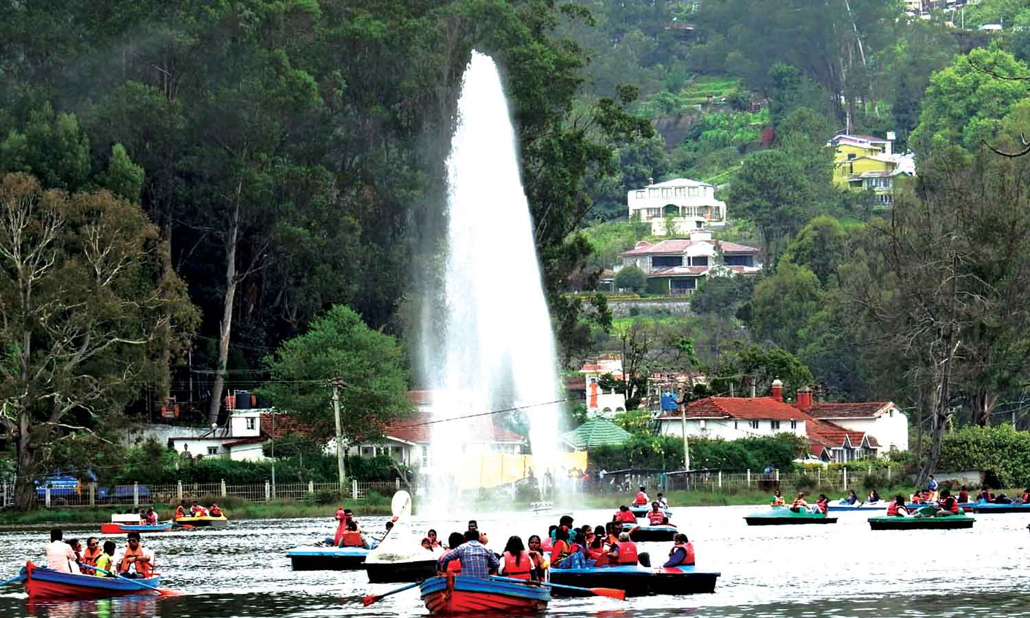 குளு குளு சீதோசணத்தால் கொடைக்கானலில் சுற்றுலா பயணிகள் உற்சாகம்