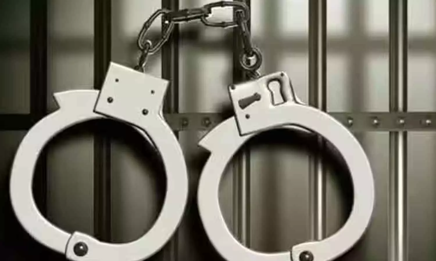 மயிலாப்பூரில் வீடு புகுந்து கொலை: துணை கமிஷனர் அலுவலகத்தில் வாலிபர் சரண் மயிலாப்பூரில் வீடு புகுந்து கொலை: துணை கமிஷனர் அலுவலகத்தில் வாலிபர் சரண்