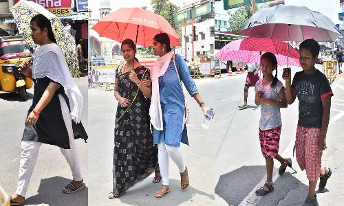 ஈரோட்டில் வெயில் தாக்கத்தால் வீட்டுக்குள்ளேயே முடங்கிய மக்கள்