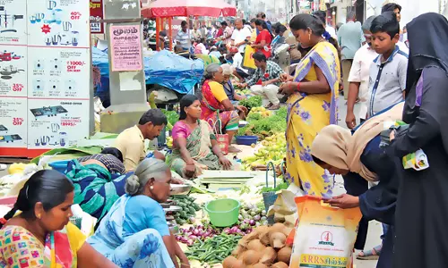 சேலம் மார்க்கெட்டுகளில் காய்கறி விலை குறைந்தது