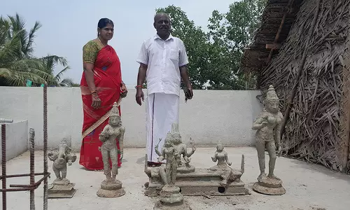 காட்டுமன்னார் கோவில் அருகே வீடு கட்ட பள்ளம் தோண்டிய போதுசாமி சிலைகள் கண்டெடுப்பு