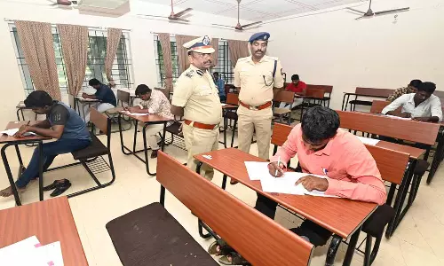 சப்-இன்ஸ்பெக்டர் தேர்வை 1,081 போலீசார் எழுதினர்