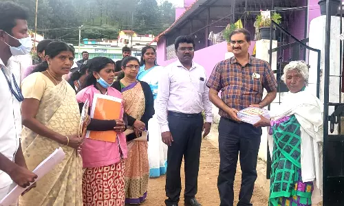 குன்னூரில் பல லட்சம் மதிப்பில் வளர்ச்சித்திட்ட பணிகள்- மாவட்ட கண்காணிப்பு அதிகாரி நேரில் ஆய்வு