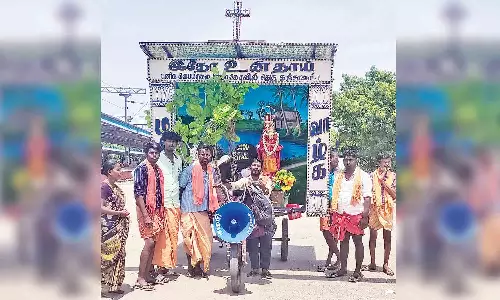 தஞ்சையில் இருந்து வேளாங்கண்ணிக்கு சப்பரத்துடன் பாதயாத்திரையாக சென்ற பக்தர்கள்