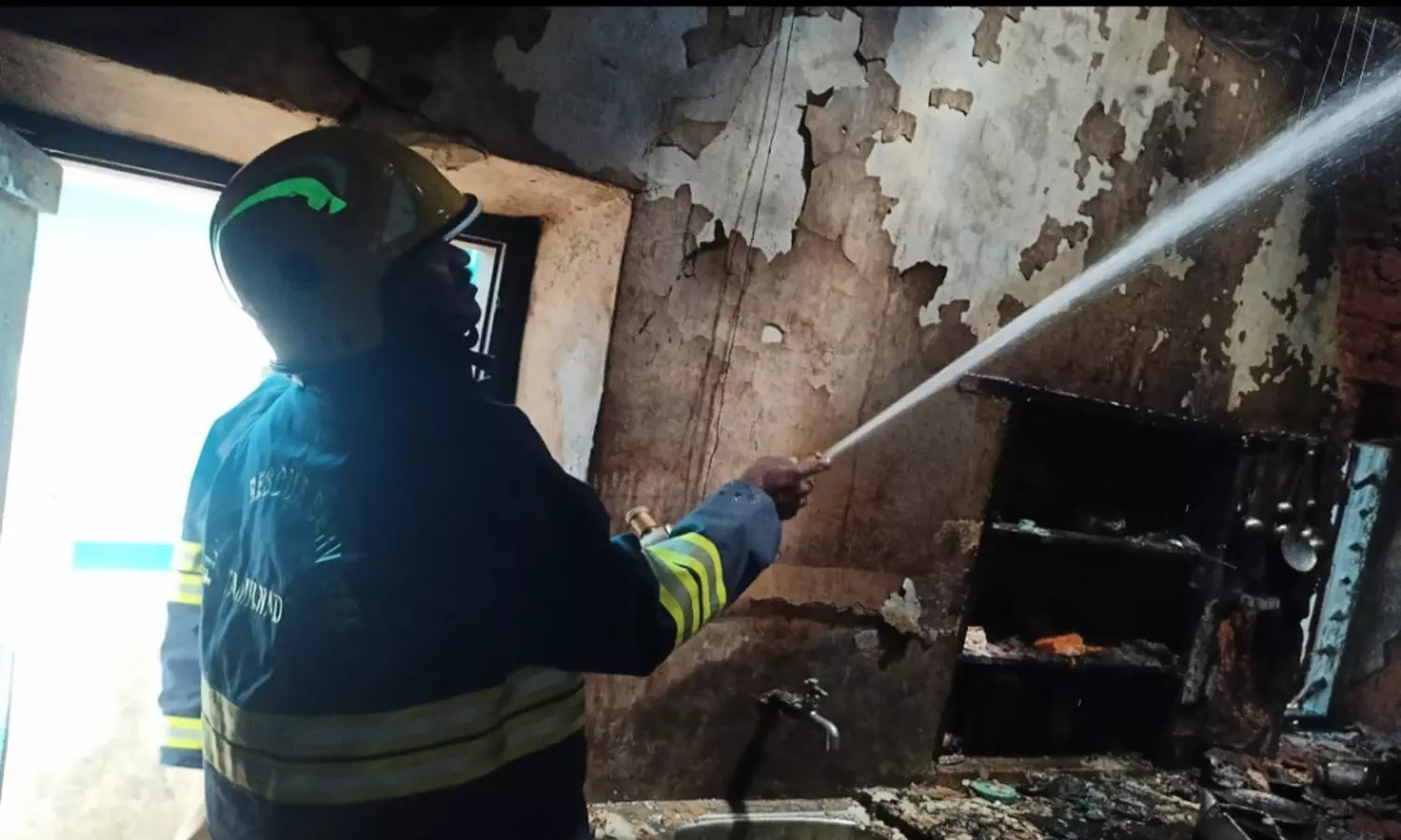 குலசேகரம் அருகே ரப்பர் ஷீட்டுகள் உலர் கூடத்தில் தீ விபத்து குலசேகரம் அருகே ரப்பர் ஷீட்டுகள் உலர் கூடத்தில் தீ விபத்து