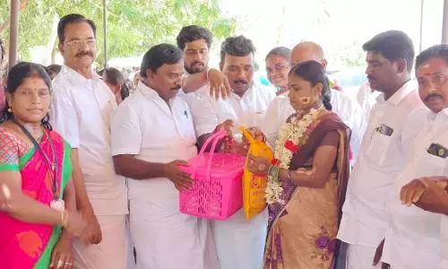 கர்ப்பிணி பெண்களுக்கு சமுதாய வளைகாப்பு