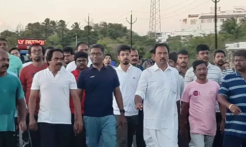 நடப்போம் நலம் பெறுவோம் என்னும் நோக்கத்தில் கன்னியாகுமரியில் நடைபயணம் மேற்கொண்ட அமைச்சர்கள்