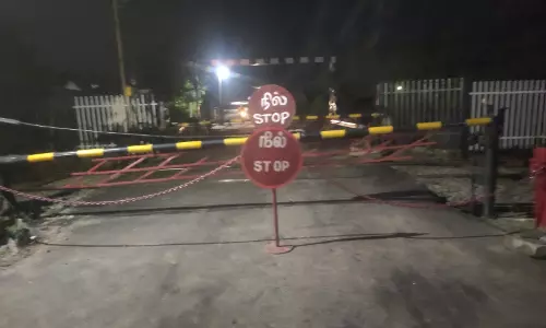 மங்காசோளிபாளையம் ரயில்வே கேட் பழுது