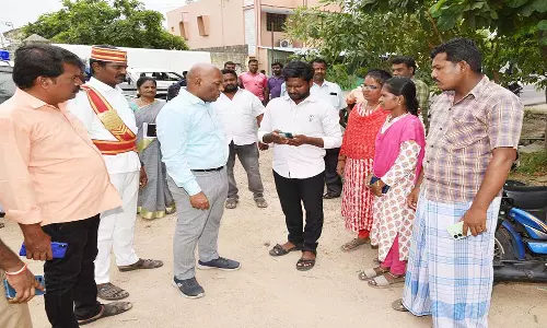 கலைஞர் மகளிர் உரிமைத் திட்டம்  விண்ணப்பித்தவர்களின் வீடுகளில் கலெக்டர் நேரில் ஆய்வு