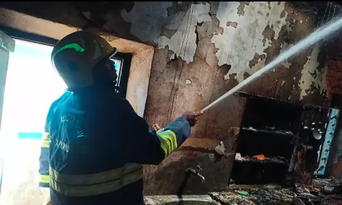 குலசேகரம் அருகே ரப்பர் ஷீட்டுகள் உலர் கூடத்தில் தீ விபத்து