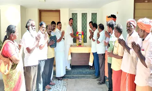 3-ம் ஆண்டு நினைவு நாள்- வசந்தகுமார் படத்திற்கு ரூபி மனோகரன் எம்.எல்.ஏ. மரியாதை