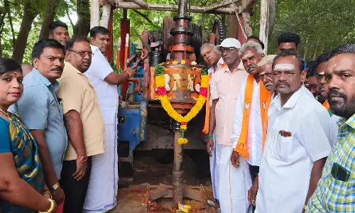 ரூ.35 லட்சத்தில் ஆழ்துளை கிணறு அமைக்கும் பணி