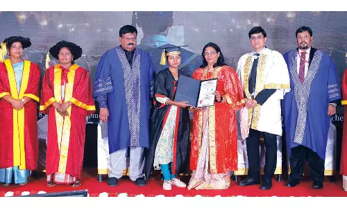 விநாயகா மிஷன் அலைடு ஹெல்த் சயின்ஸ் கல்லூரியில் பட்டமளிப்பு விழா