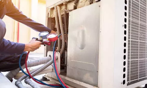 வீடுகள் அருகே தேங்கி நிற்கும் கழிவுநீரால் ஏ.சி.எந்திரங்கள் சேதம்