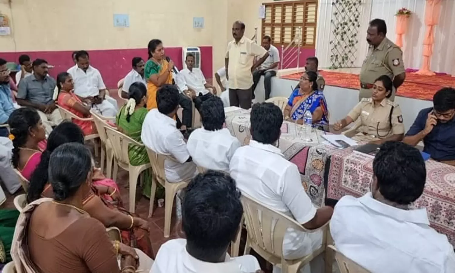 பெரியகுளத்தில் போதை பொருள் விற்பனையை கட்டுப்படுத்த ஆலோசனை கூட்டம் பெரியகுளத்தில் போதை பொருள் விற்பனையை கட்டுப்படுத்த ஆலோசனை கூட்டம்