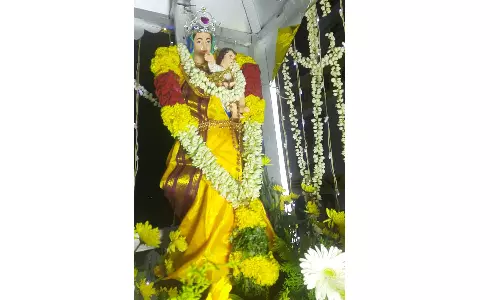 ஆண்டிபட்டியில் கோவில் திருவிழாவில்  மாதா தேர்பவனி