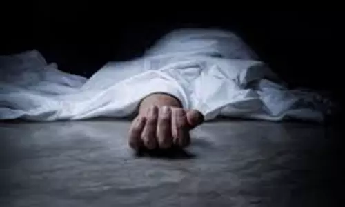 முதியவர் கழுத்தை நெறித்து கொலை