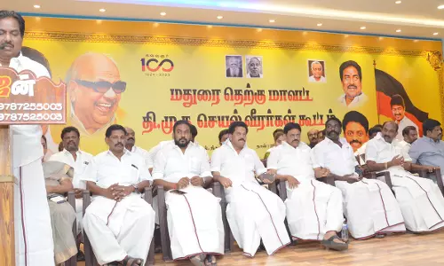 தி.மு.க. மூத்த நிர்வாகிகளுக்கு பொற்கிழி வழங்கும் விழா