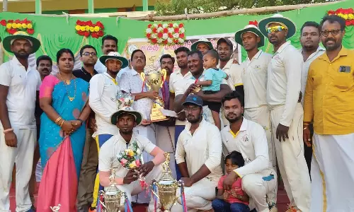 தோவாளையில் கிரிக்கெட் போட்டியில் வென்ற அணிகளுக்கு பரிசுகள்