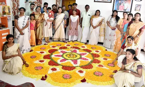 ஈரோட்டில் களைகட்டிய ஓணம் திருவிழா