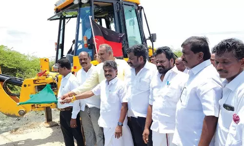 ஓட்டப்பிடாரம் அருகே ரூ.7 கோடியில் உயர்மட்ட பாலத்திற்கு அடிக்கல் நாட்டு விழா