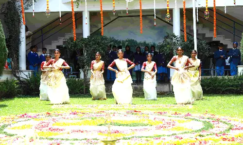 ஊட்டி பள்ளியில் ஓணம் விழா