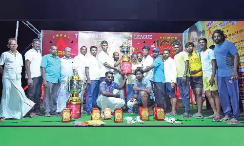 திசையன்விளையில் மாநில அளவிலான கிரிக்கெட் போட்டி  - ஆரல்வாய்மொழி அணிக்கு முதல்பரிசு