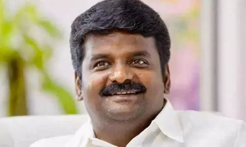 வருமானத்துக்கு அதிகமாக சொத்து சேர்த்த  வழக்கு: முன்னாள் அமைச்சர் விஜயபாஸ்கர் மனைவியுடன் கோர்ட்டில் ஆஜர்