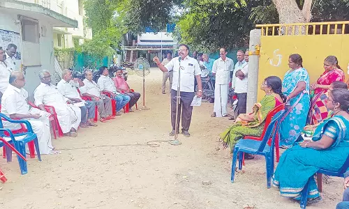 மயிலாடுதுறையில் ஆர்ப்பாட்டம்