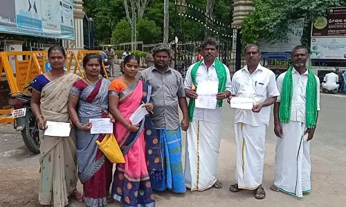 மதுபானக்கடை அமைக்கும் முடிவை கைவிடகோரி கிராம மக்கள் கலெக்டரிடம் மனு