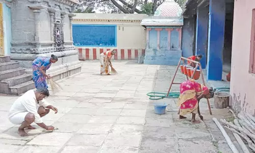 திருக்கொள்ளிக்காடு பொங்கு சனீஸ்வரர் கோவிலில் தூய்மை பணி