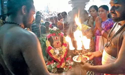 அரூரில் சிவன் கோவில்களில் சிறப்பு அபிஷேகம்