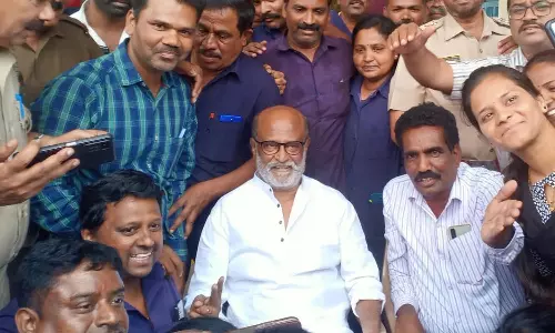 பெங்களூர் பஸ் டிப்போவுக்கு திடீரென விசிட் செய்த ரஜினிகாந்த்