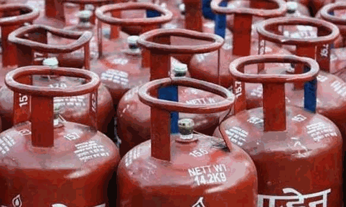 சமையல் எரிவாயு சிலிண்டர் விலை ரூ.200 குறைப்பு - மத்திய அரசு அதிரடி