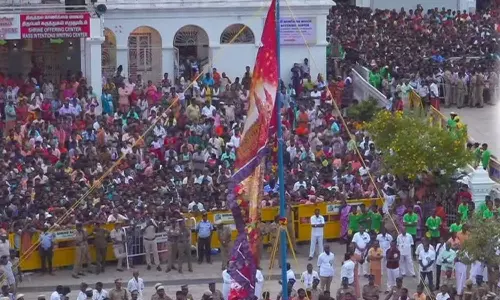 வேளாங்கண்ணி தேவாலய பெருவிழா - கொடியேற்றத்துடன் இன்று தொடங்கியது