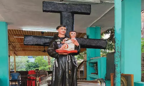 மணவாளக்குறிச்சி அருகே குருசடியில் சிலை உடைப்பு - மீனவர் கைது