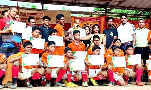 மாவட்ட ஆக்கி போட்டி