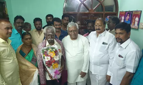 வருகிற பாராளுமன்ற தேர்தலில் ரஜினிகாந்த் எந்த கட்சிக்கும் ஆதரவு அளிக்கமாட்டார்- சத்ய நாராயணா பேட்டி