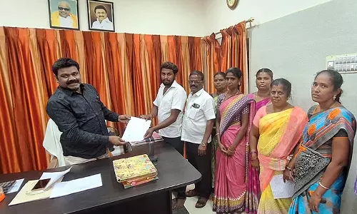 பாவூர்சத்திரம் அருகே வட்டாலூர் கிராமத்தில் சீரான குடிநீர் வழங்க வேண்டும்-கீழப்பாவூர் பேரூராட்சியில் பொதுமக்கள் மனு