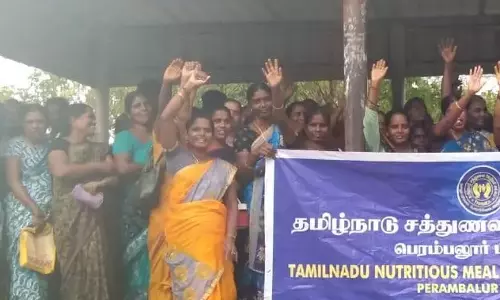 சத்துணவு ஊழியர் சங்கத்தினர் ஆர்ப்பாட்டம்