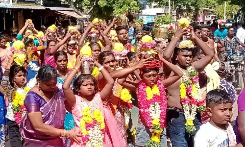 பரமன்குறிச்சி முத்தாரம்மன் கோவில் விழாவில் பால்குட ஊர்வலம்