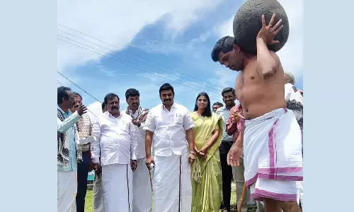 நீலகிரியில் பாரம்பரிய தேக்கிஸ் அம்மன் கோவிலில் திருவிழா