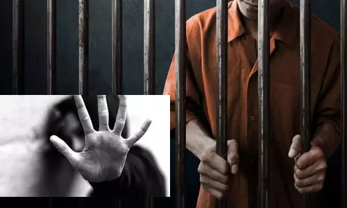 சிறுமியிடம் சில்மிஷத்தில் ஈடுபட முயன்ற வாலிபருக்கு அடி-உதை